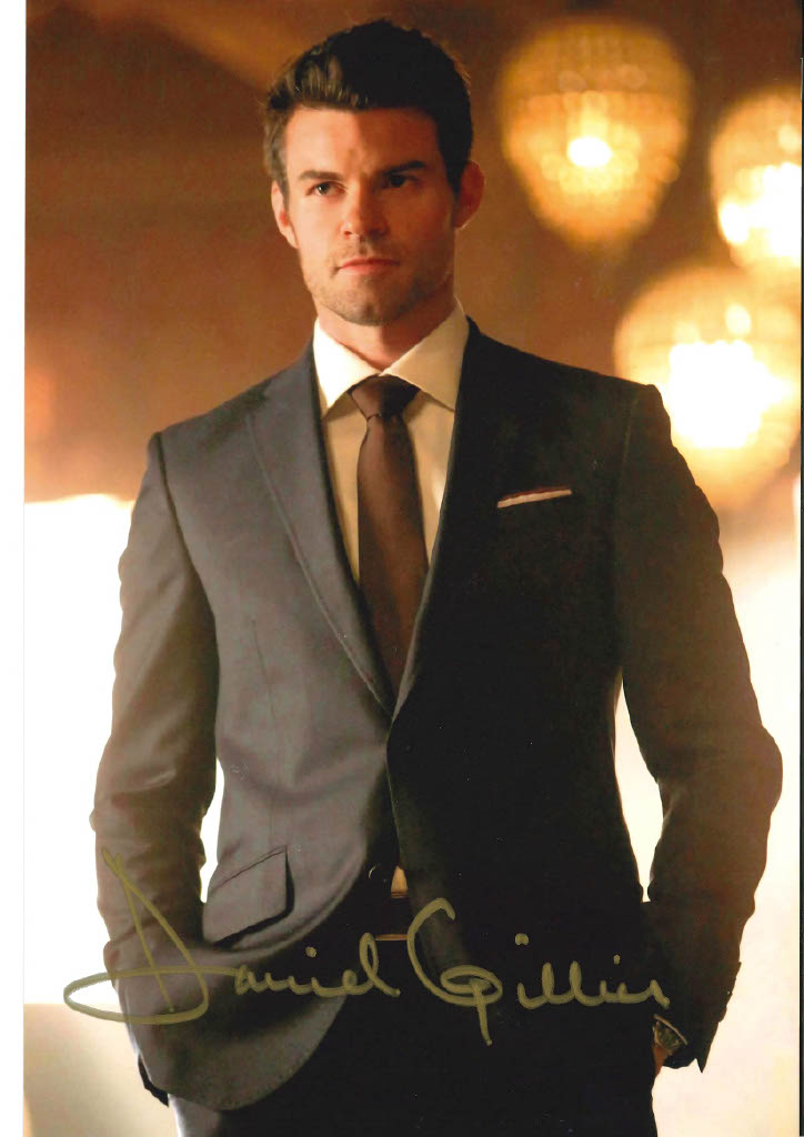 Daniel Gillies Autograph
