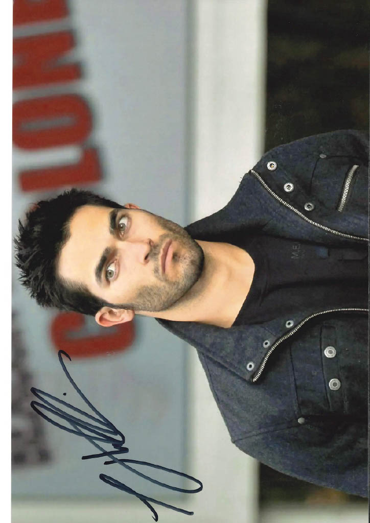 Tyler Hoechlin Autograph