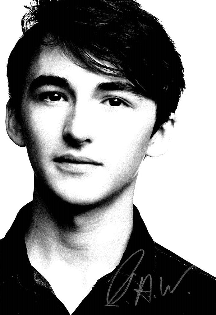 Isaac Hempstead-Wright Autograph