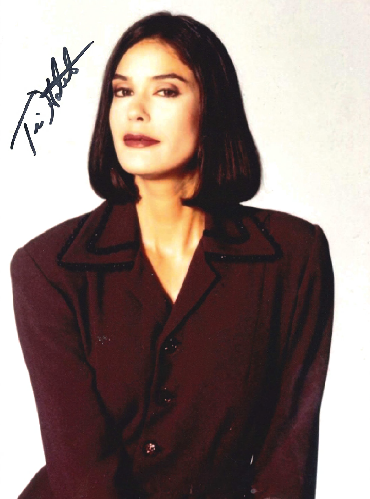 Teri Hatcher Autograph