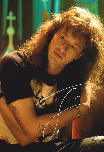 Joseph Quinn Autograph
