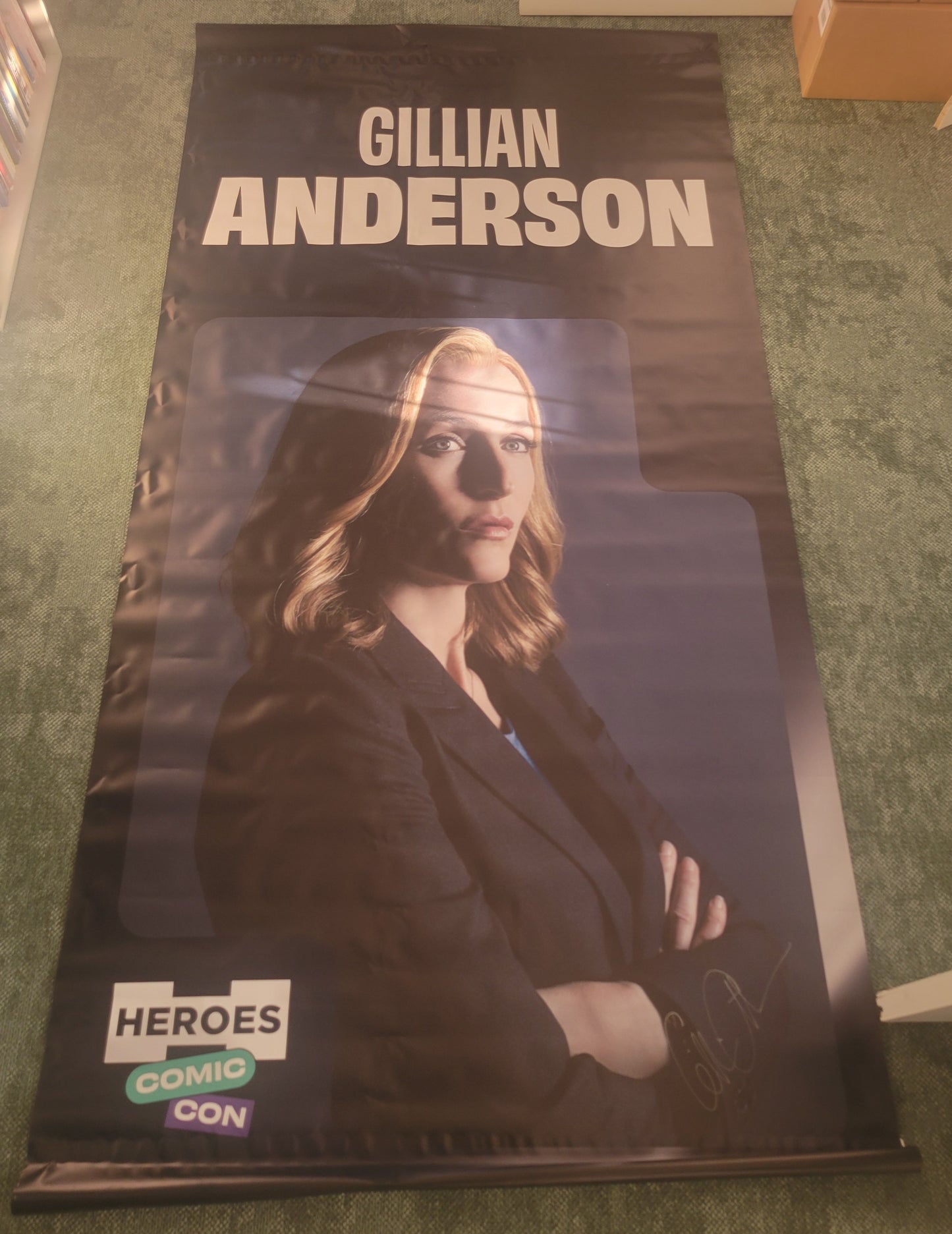 Gillian Anderson signed large PVC banner - Heroes Comic Con 2025