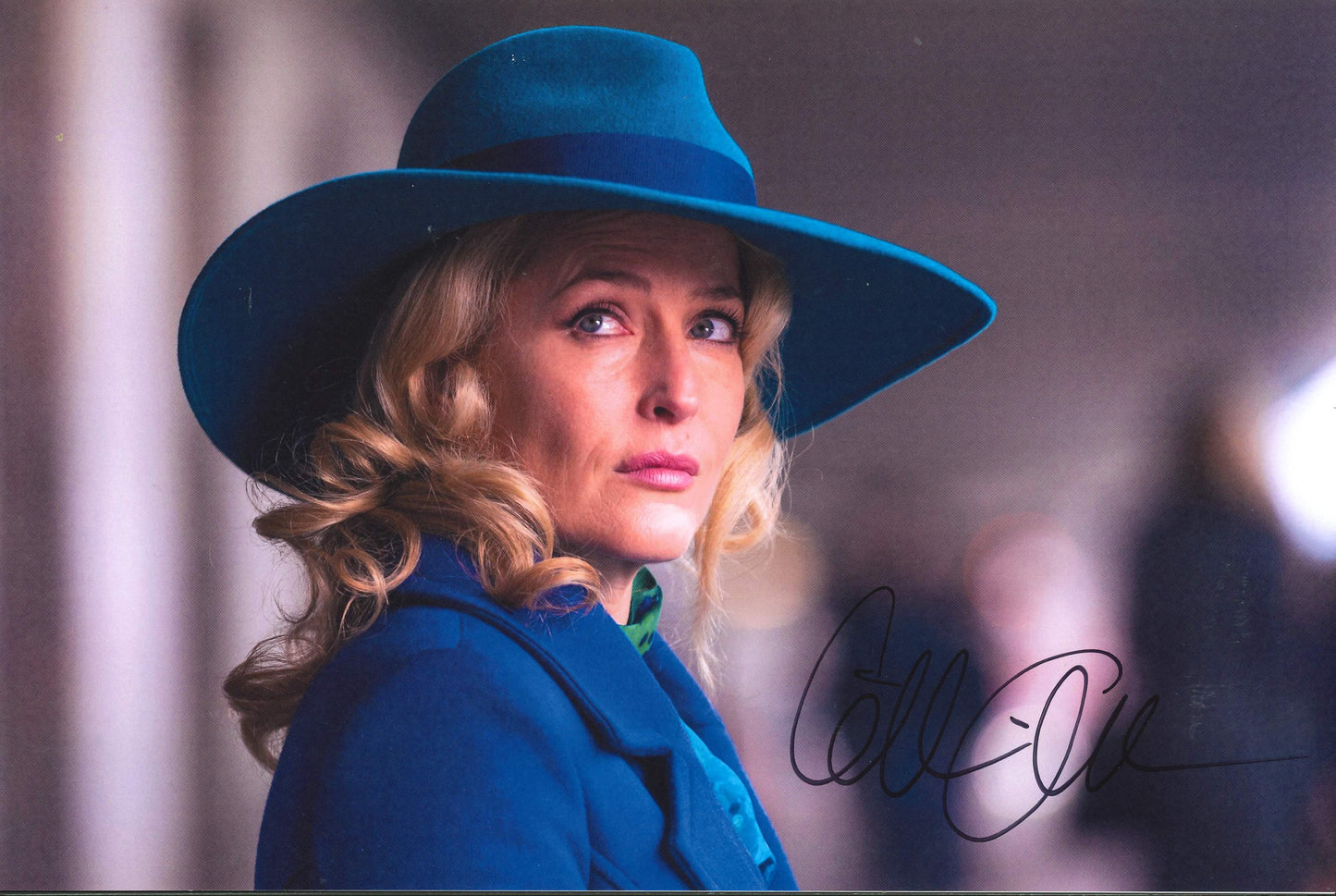 Gillian Anderson Autograph