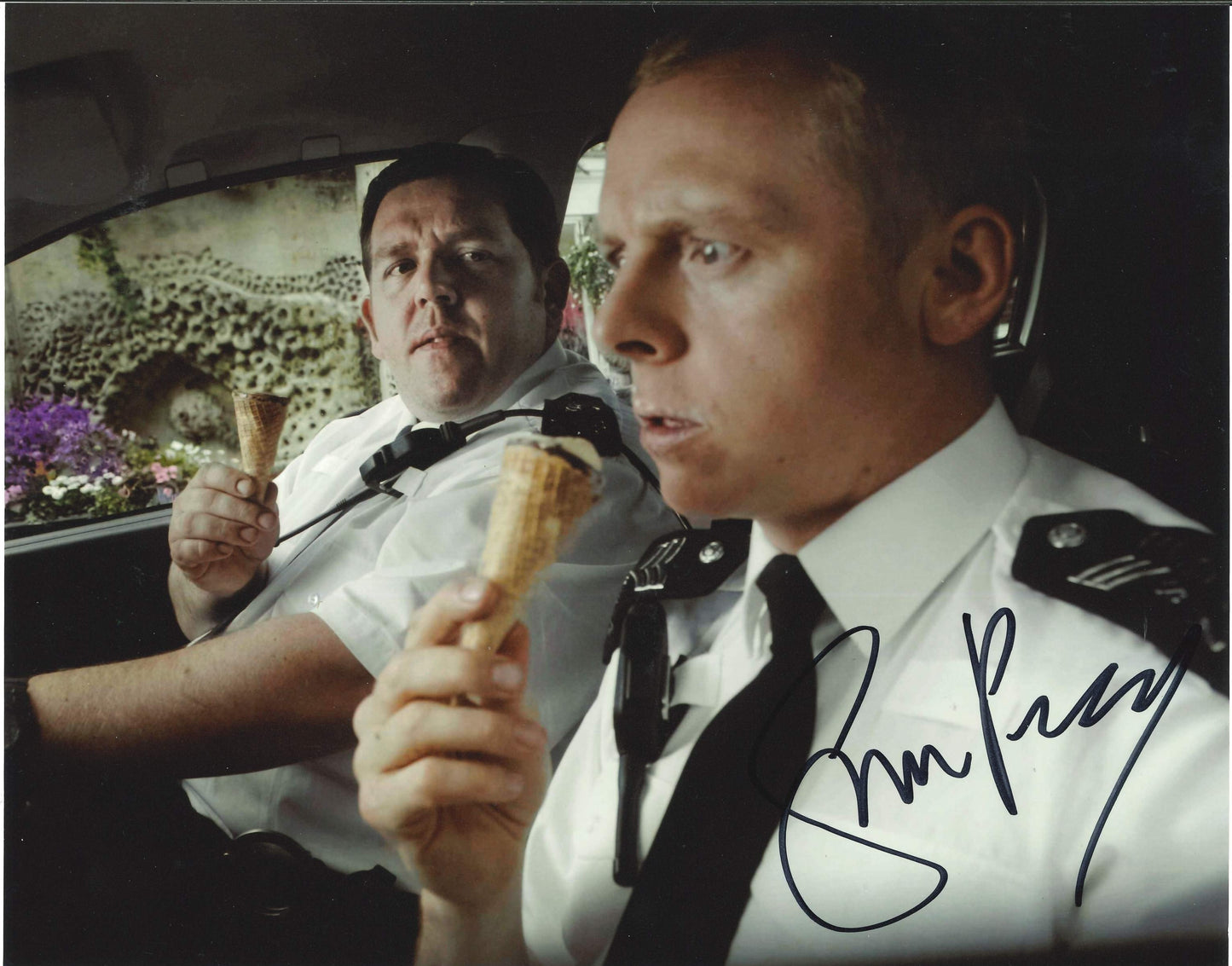 Simon Pegg Autograph Size 25,5cm x 20,5cm
