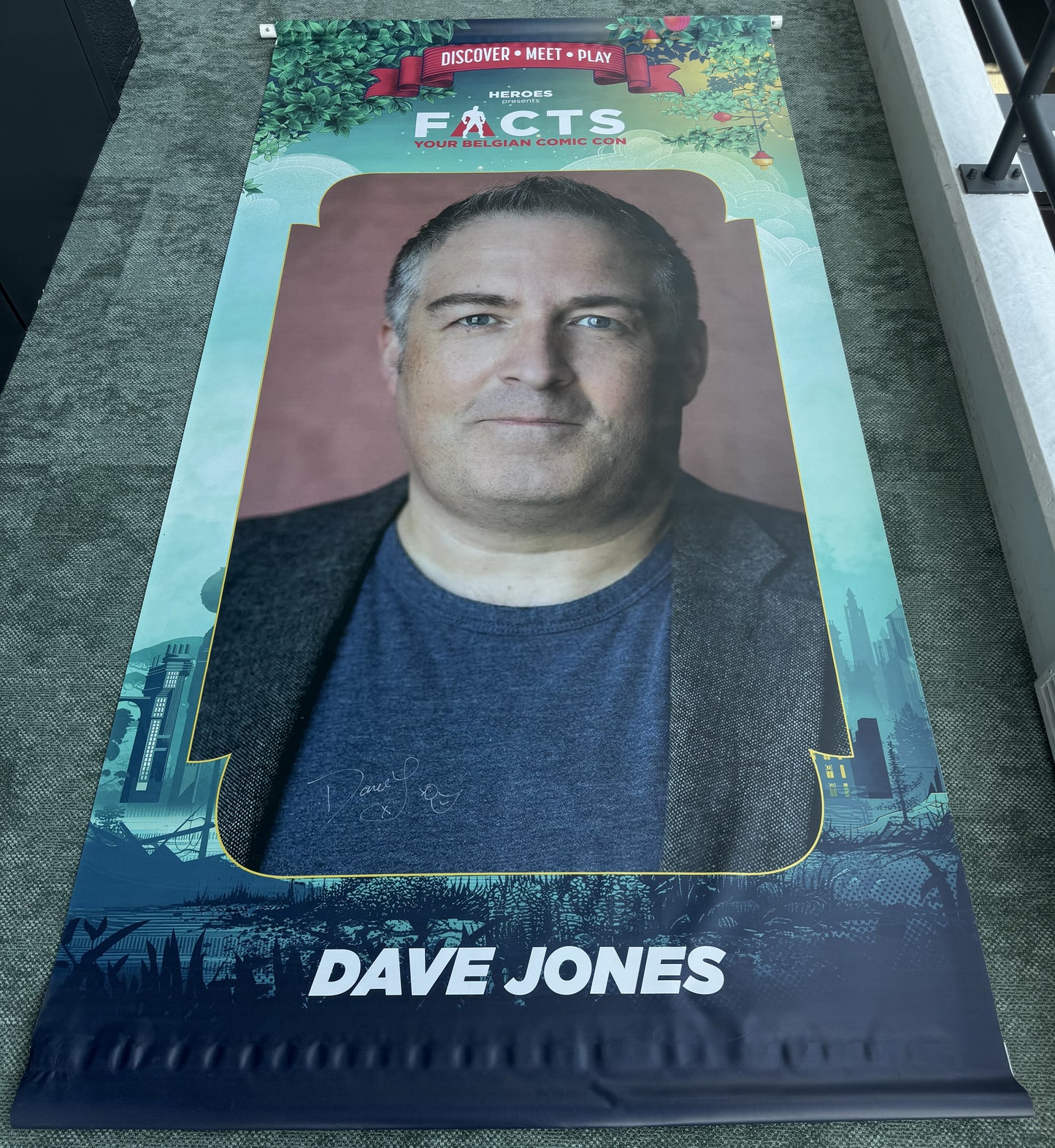 Dave Jones Auction signed large PVC banner - FACTS Spring 2026